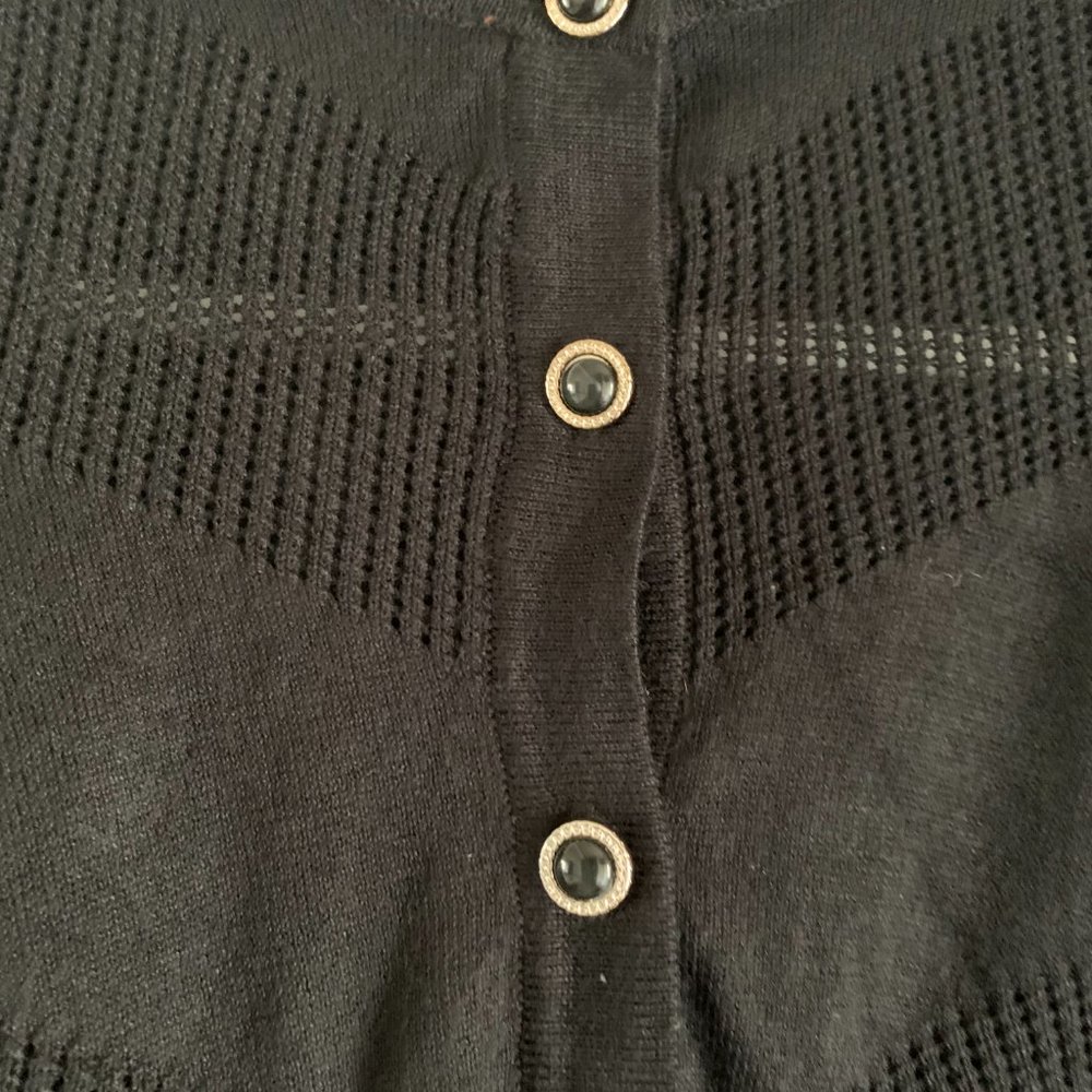 Select + Trend Button Front Long Sleeve Sweater Size Medium. - Picture 4 of 6